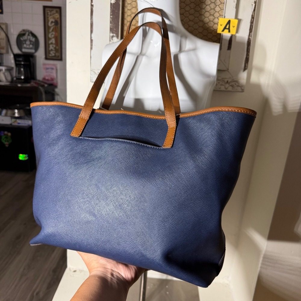 Michael Kors Navy White Colorblock Tote Bag - Picture 4 of 7